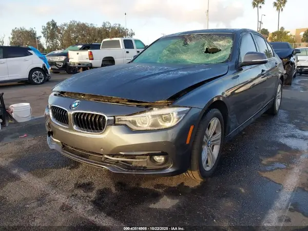 WBA8E9G53GNT42160 2016 BMW 3ER - Image 2