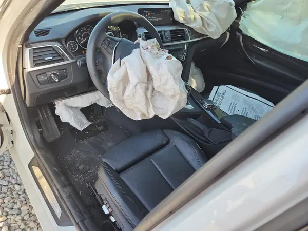 WBA8E9G53GNT86451 2016 BMW 3ER - Image 8