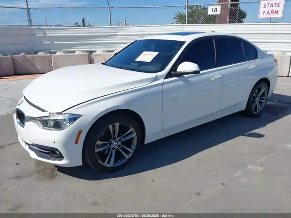 WBA8E9G54GNT45567 2016 BMW 3ER - Image 2