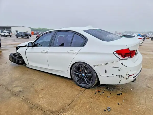 WBA8E9G54GNT85079 2016 BMW 3ER - Image 2