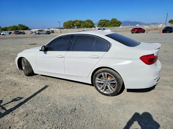 WBA8E9G56GNT84984 2016 BMW 3ER - Image 2