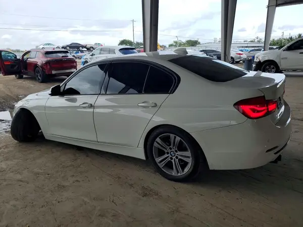 WBA8E9G57GNT42338 2016 BMW 3ER - Image 2