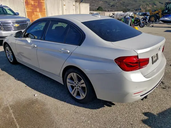 WBA8E9G57GNT87764 2016 BMW 3ER - Image 2