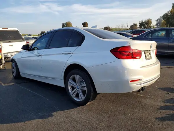 WBA8E9G57GNU30564 2016 BMW 3ER - Image 2