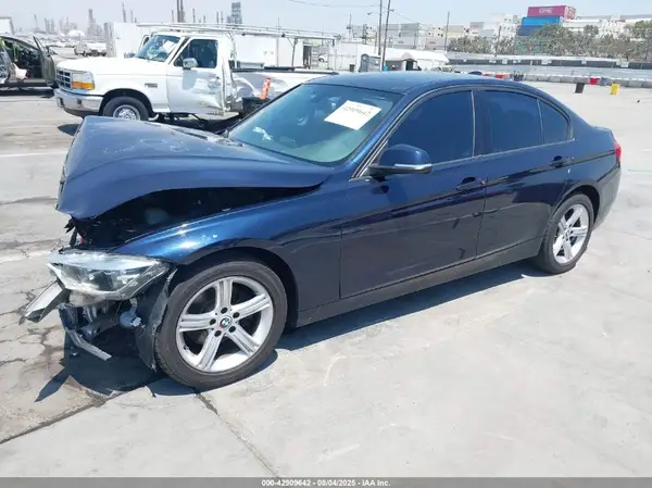 WBA8E9G59GNT45399 2016 BMW 3ER - Image 2