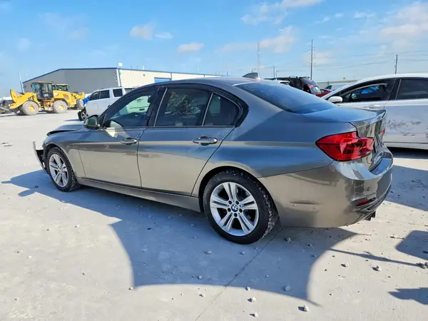 WBA8E9G59GNT87961 2016 BMW 3ER - Image 2