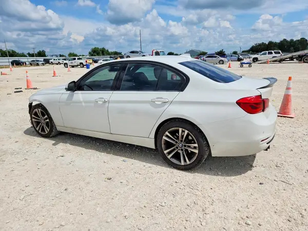 WBA8E9G59GNU30615 2016 BMW 3ER - Image 2