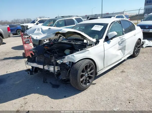 WBA8E9G5XGNU30199 2016 BMW 3ER - Image 2