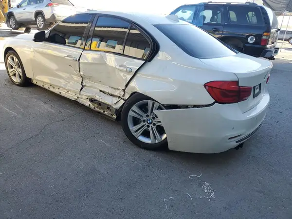 WBA8E9G5XGNU30395 2016 BMW 3ER - Image 2