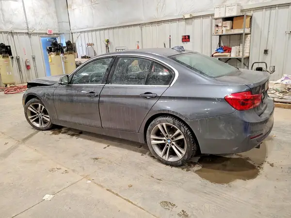 WBA8F1C51JAE92984 2018 BMW 3ER - Image 2