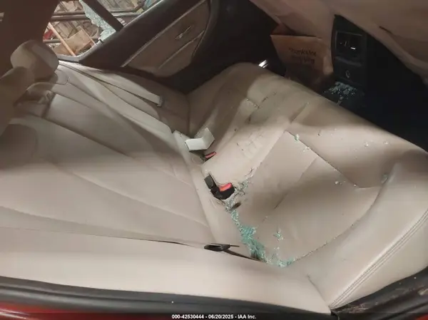 WBA8F1C51JAE93178 2018 BMW 3ER - Image 8