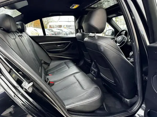 WBA8F1C51JAE93214 2018 BMW 3ER - Image 8