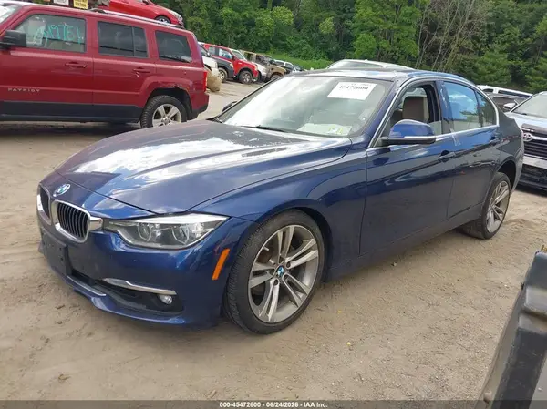 WBA8F1C51JAE93309 2018 BMW 3ER - Image 2