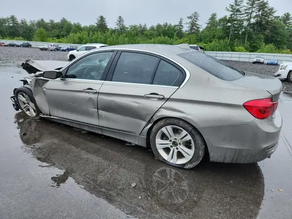 WBA8F1C52JAE97398 2018 BMW 3ER - Image 2