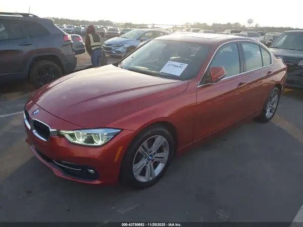 WBA8F1C53JAE93313 2018 BMW 3ER - Image 2