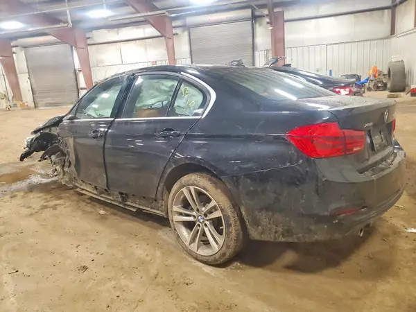 WBA8F1C57JAE97431 2018 BMW 3ER - Image 2