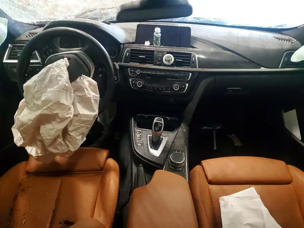 WBA8F1C57JAE97431 2018 BMW 3ER - Image 8