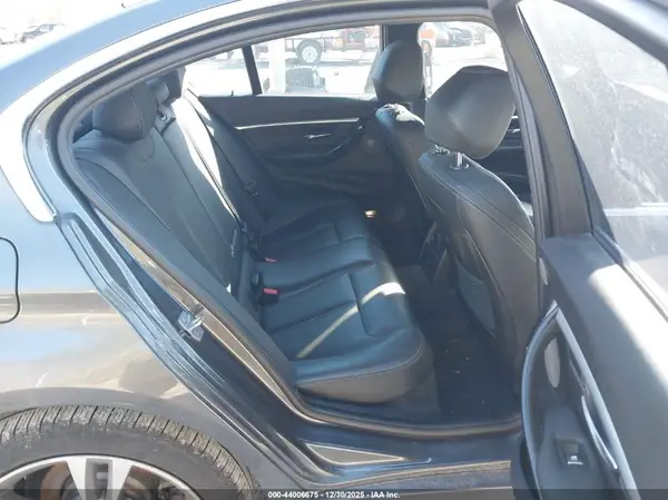 WBA8F1C59JAE97527 2018 BMW 3ER - Image 8