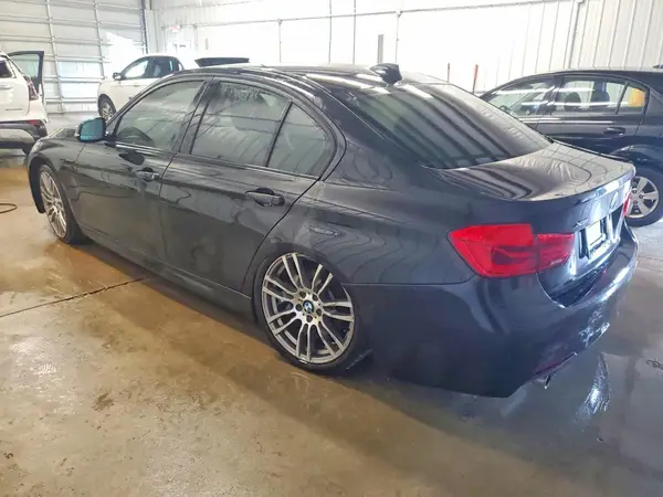 WBA8F1C5XJAE97326 2018 BMW 3ER - Image 2