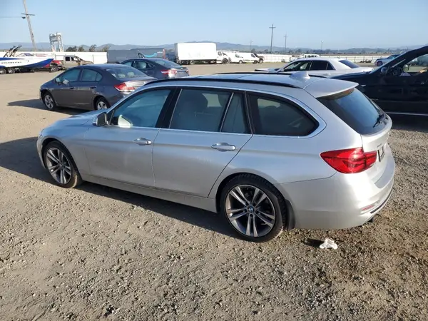 WBA8J1C32HA018627 2017 BMW 3ER - Image 2