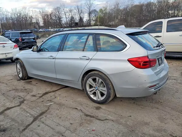 WBA8J1C35HA018587 2017 BMW 3ER - Image 2