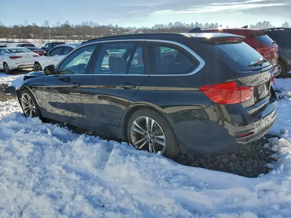 WBA8J1C3XHA018696 2017 BMW 3ER - Image 2