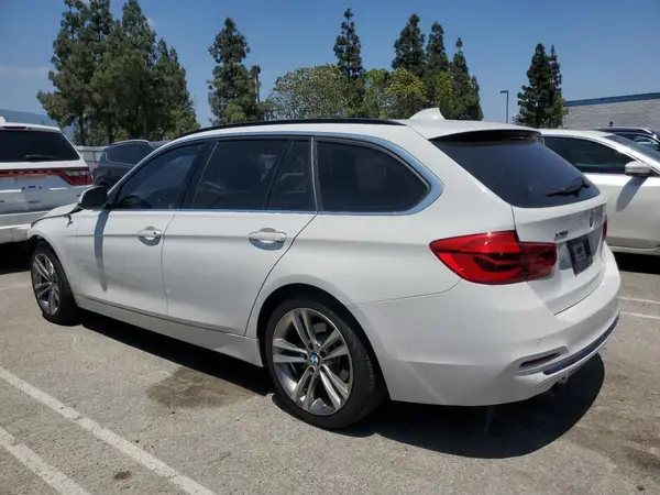 WBA8J1C51JA019176 2018 BMW 3ER - Image 2