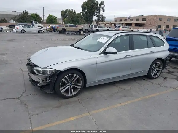 WBA8J1C54GK711130 2016 BMW 3ER - Image 2
