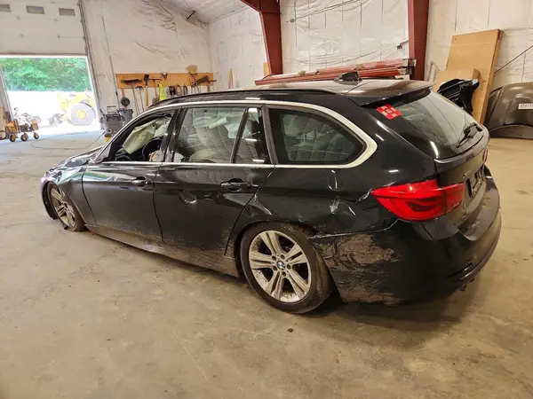WBA8J1C54JA019219 2018 BMW 3ER - Image 2