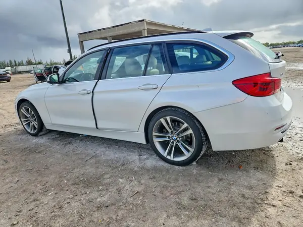 WBA8J1C57GK710893 2016 BMW 3ER - Image 2
