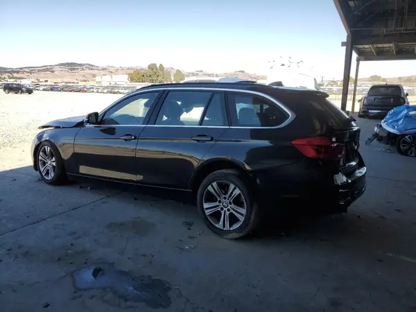 WBA8K3C32HA023478 2017 BMW 3ER - Image 2