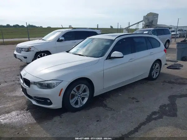WBA8K3C33HA022520 2017 BMW 3ER - Image 2