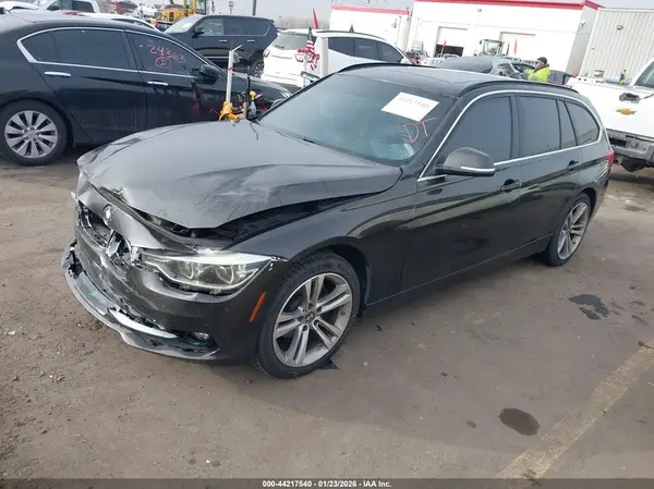 WBA8K3C34HA022798 2017 BMW 3ER - Image 2