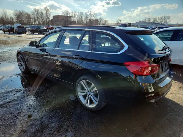 WBA8K3C50KA484428 2019 BMW 3ER - Image 2