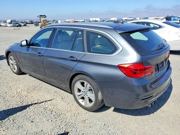 WBA8K3C52KA484009 2019 BMW 3ER - Image 2