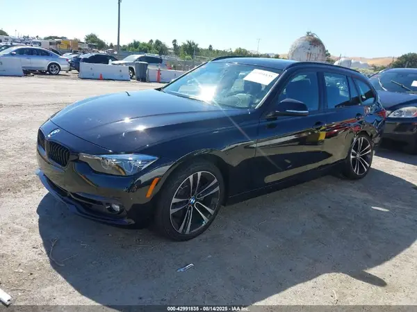 WBA8K3C5XJA023820 2018 BMW 3ER - Image 2