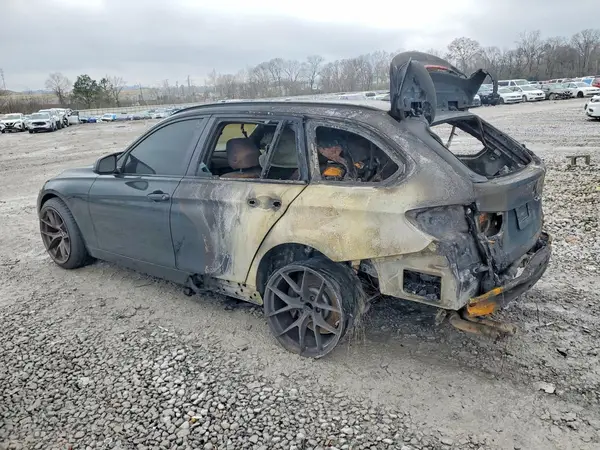 WBA8K3C5XJA369737 2018 BMW 3ER - Image 2