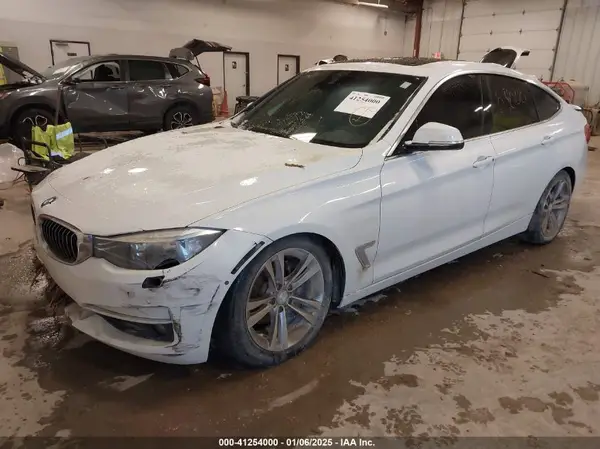 WBA8Z5C54GG500965 2016 BMW 3ER - Image 2