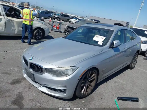 WBA8Z5C56GG502068 2016 BMW 3ER - Image 2