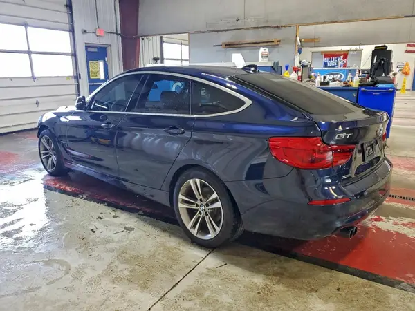 WBA8Z9C30HG827242 2017 BMW 3ER - Image 2