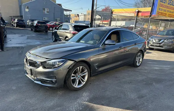 WBA8Z9C31HG453434 2017 BMW 3ER - Image 2