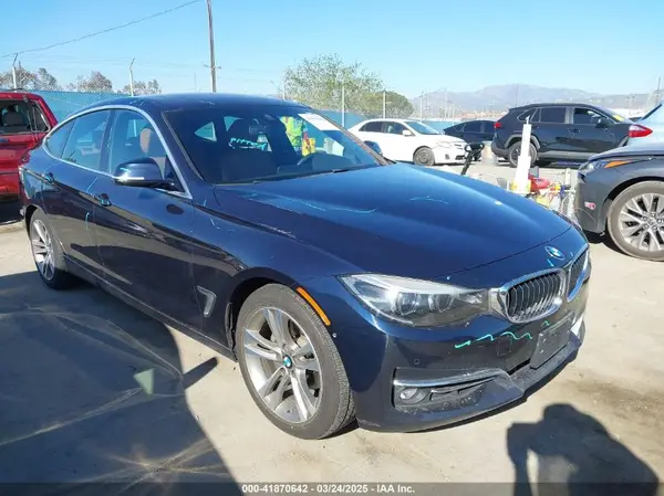 WBA8Z9C31HG827038 2017 BMW 3ER - Image 1