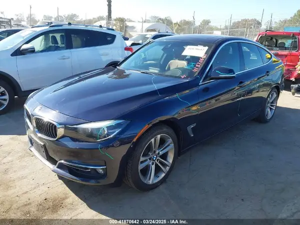 WBA8Z9C31HG827038 2017 BMW 3ER - Image 2