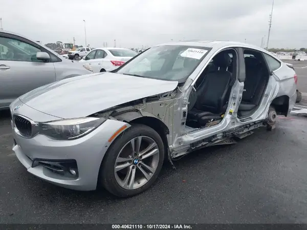 WBA8Z9C32HG826741 2017 BMW 3ER - Image 2