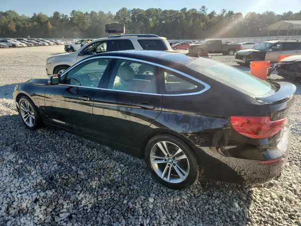 WBA8Z9C34HG827065 2017 BMW 3ER - Image 2