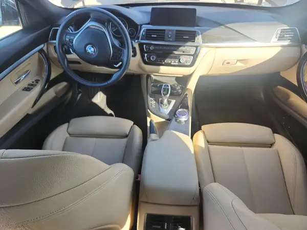 WBA8Z9C34HG827065 2017 BMW 3ER - Image 8