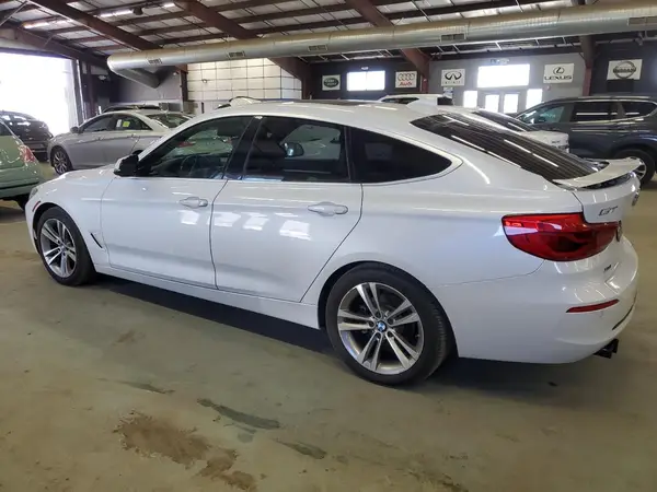 WBA8Z9C38HG826601 2017 BMW 3ER - Image 2