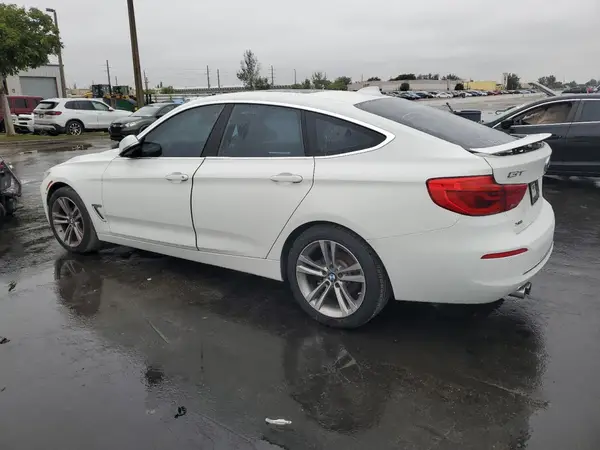 WBA8Z9C39HG826493 2017 BMW 3ER - Image 2