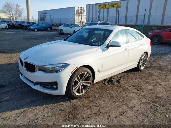 WBA8Z9C3XHG453402 2017 BMW 3ER - Image 2