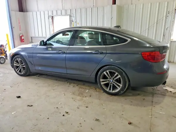 WBA8Z9C52JB219985 2018 BMW 3ER - Image 2